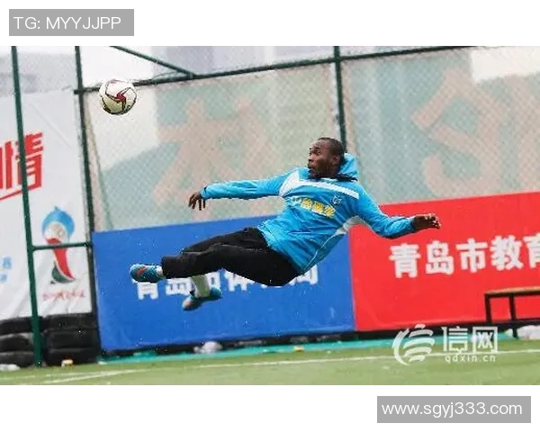 大力王足球球星的传奇之路与无畏精神:从草根到顶级球场的蜕变 大力王足球球星的传奇之路与无畏精神:从草根到顶级球场的蜕变